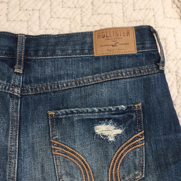 Hollister Shorts: Denim. Size 27 - Picture 2 of 4